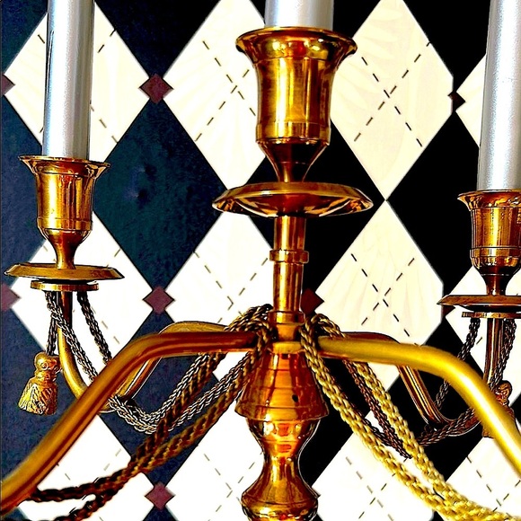 Vintage Luxury Brass Candelabra – Timeless Elegance - Picture 3 of 12